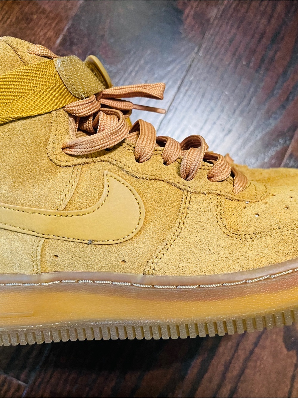 Rare 🔥 Nike 4Y / W5.5 Nike Air Force 1 High LV8 3